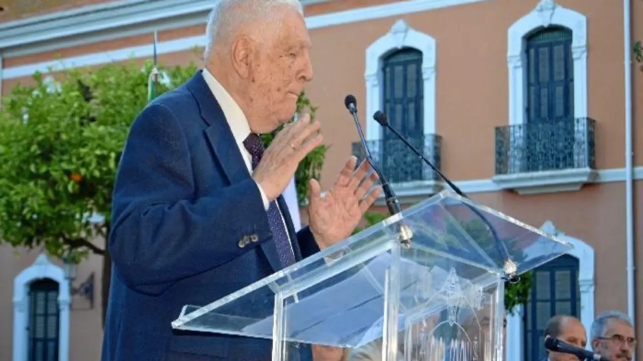 Jos&eacute; Mar&iacute;a Segovia. - VH