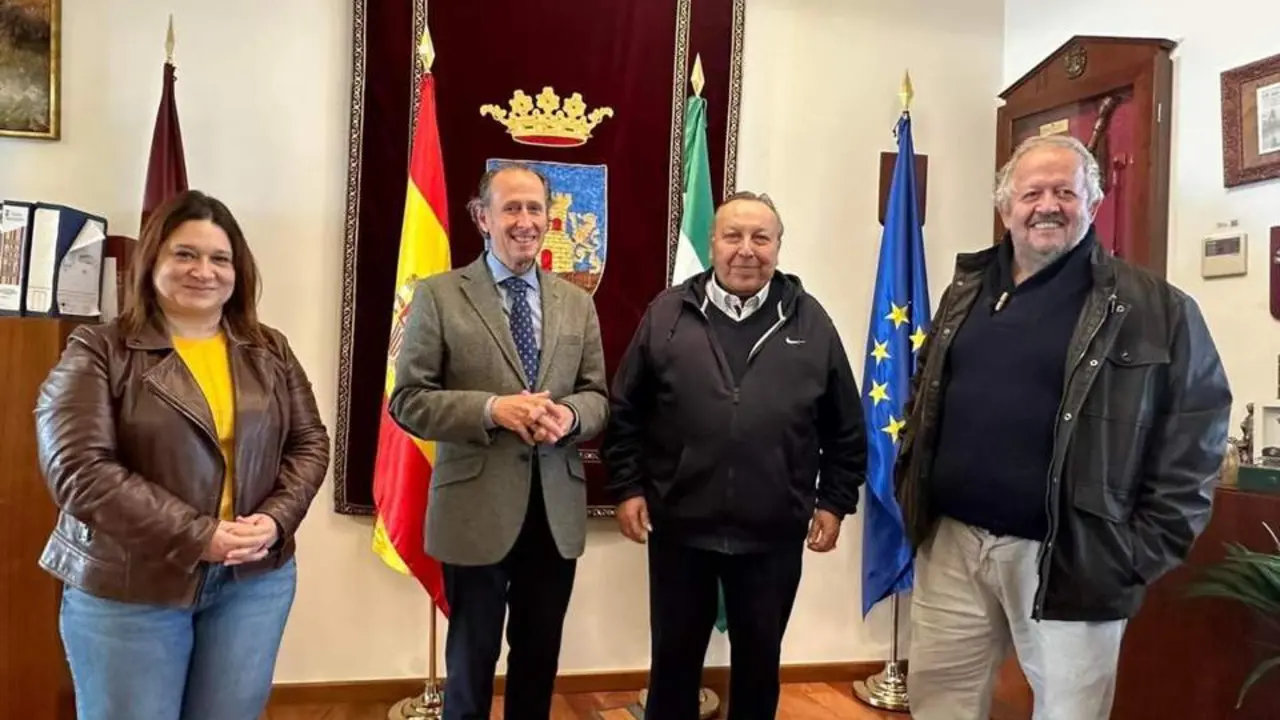El artista jerezano Paco Cepero le dedica una canci&oacute;n a Chiclana - VIVA