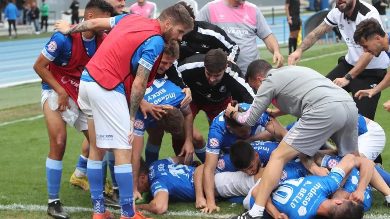 Celebraci&oacute;n del 3-2 en Chap&iacute;n. - xerezdfc.com