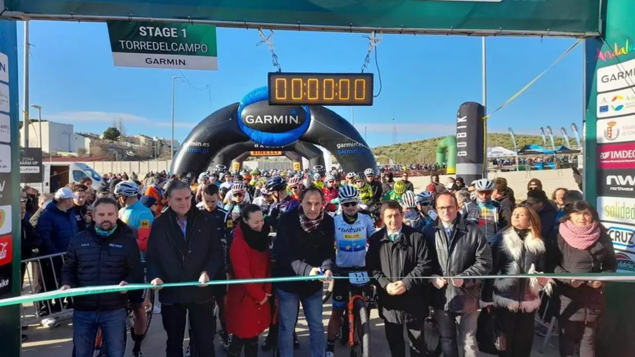 Salida de la primera etapa de la 13&ordf; Andaluc&iacute;a Bike Race. - Viva Ja&eacute;n.