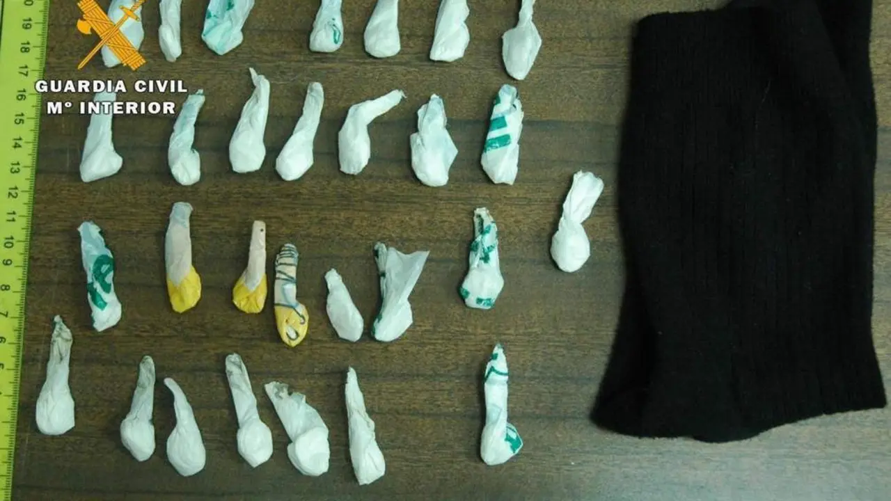 Papelinas de coca&iacute;na.  - GUARDIA CIVIL