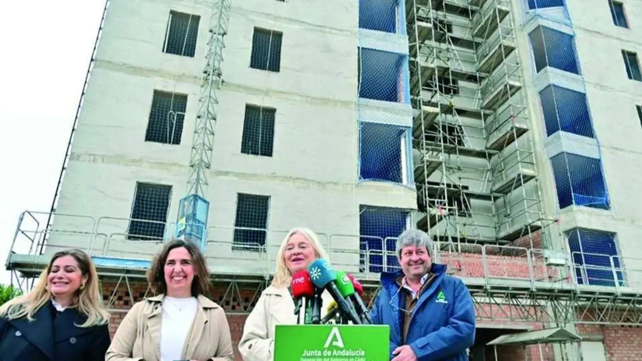 La delegada del Gobierno de la Junta, Mercedes Colombo, en Matadero. - VIVA