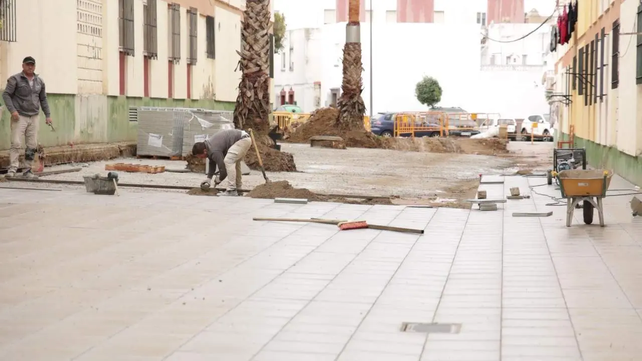 El Ayuntamiento invierte 40.000 euros en mejorar la trasera de la calle Juan Franz&oacute;n A&ntilde;ino