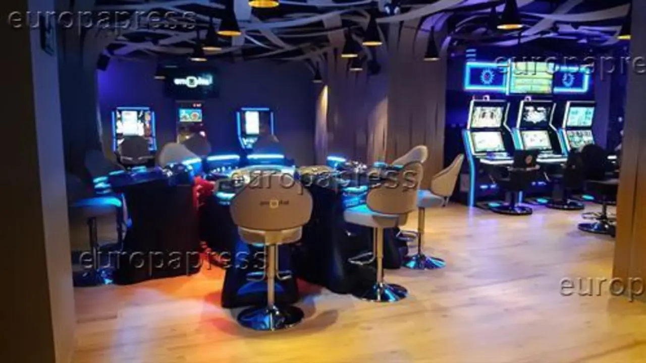 Sal&oacute;n de juego. - EP