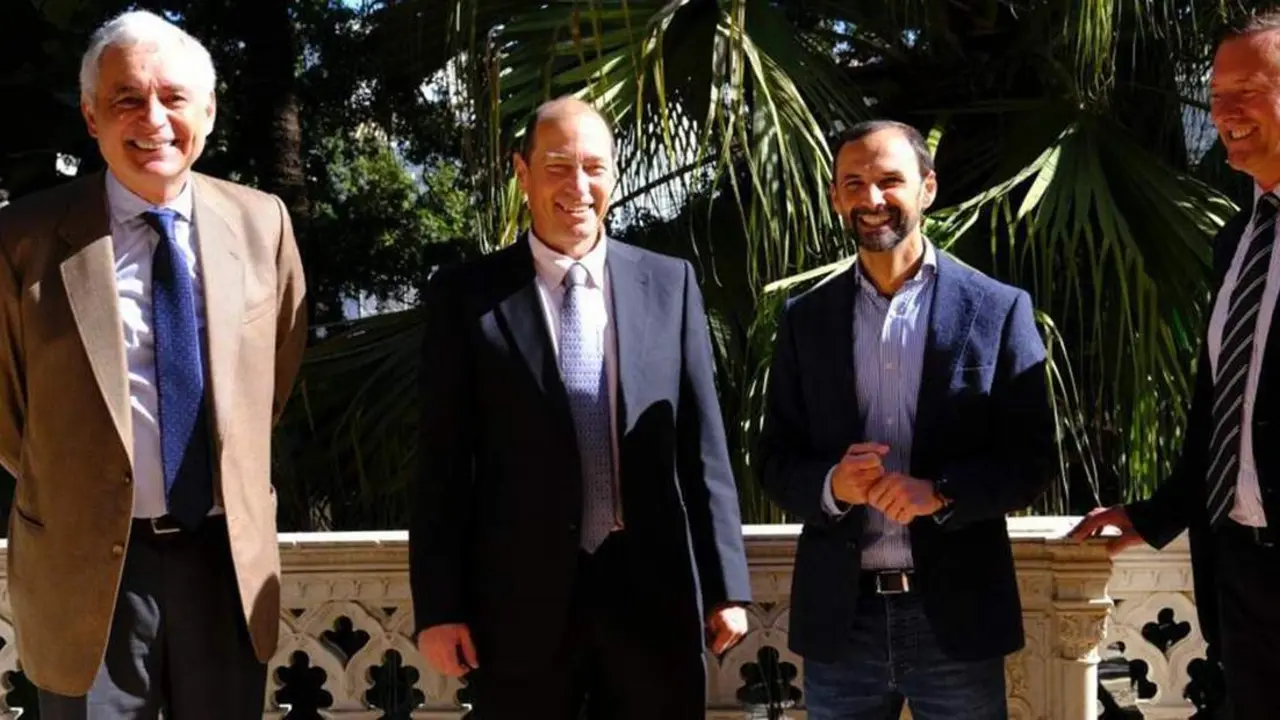 El alcalde, V&iacute;ctor Mora, en un momento de la reuni&oacute;n - A. I.
