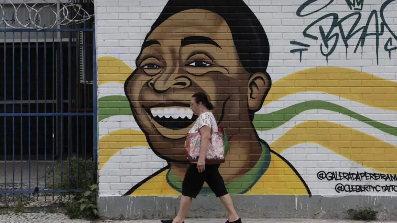 Mural de Pel&eacute; en Brasil. - EFE