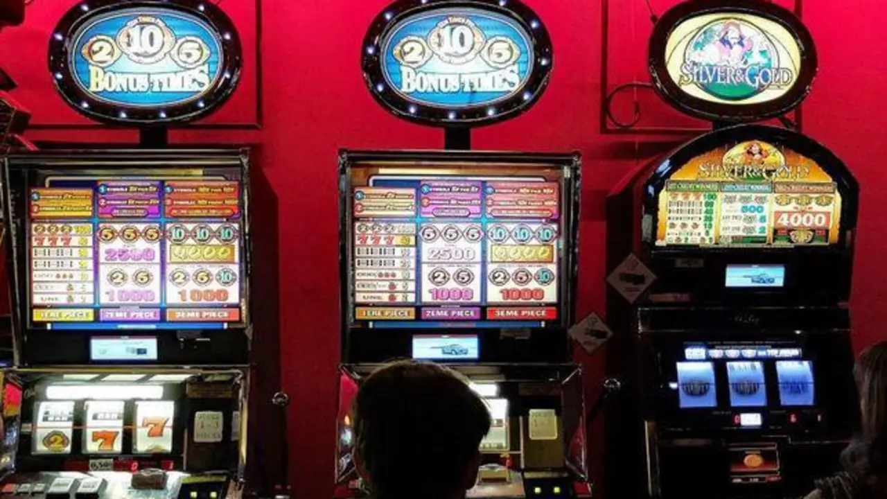 Sal&oacute;n de juegos. - AI