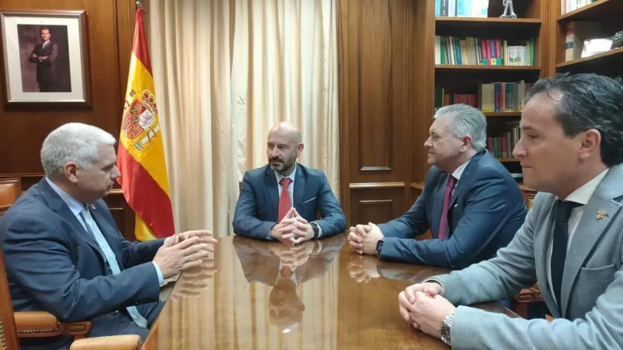 Un instante de la reuni&oacute;n. - Subdelegaci&oacute;n
