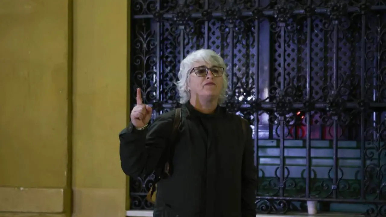 Paqui Maqueda, ante la Bas&iacute;lica. - EP