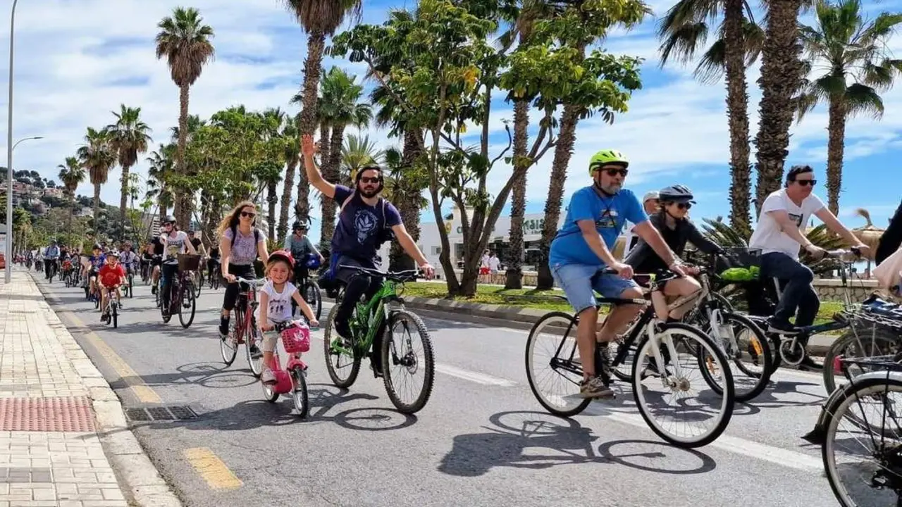 Un momento de la marcha en bici. - Ruedas Redondas