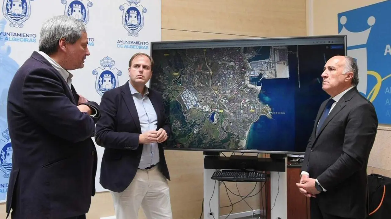 Landaluce y V&aacute;zquez, reunidos con el gerente de Emalgesa. - AI