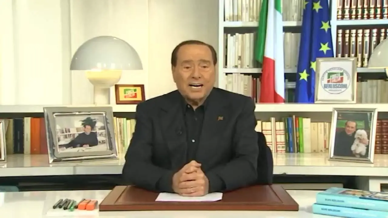 Silvio Berlusconi padece leucemia y ya est&aacute; bajo quimioterapia