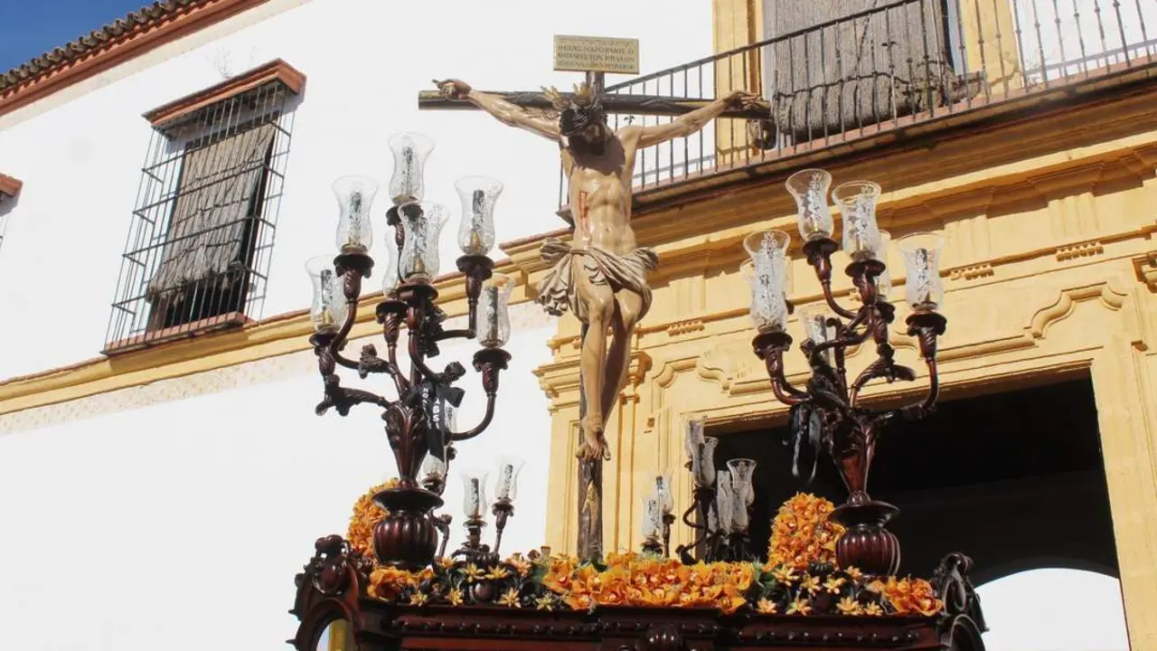 El Sant&iacute;simo Cristo de la Vera-Cruz en los primeros metros - Ra&uacute;l J. Bustillos