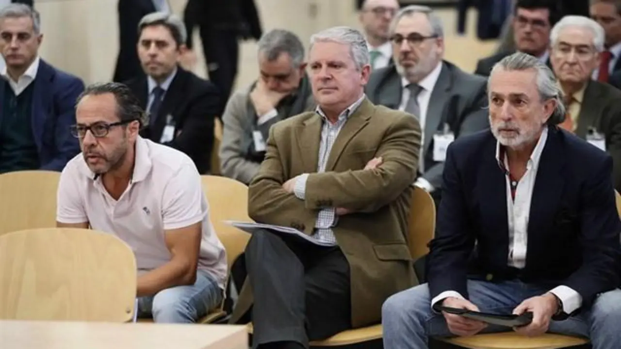 El Bigotes, Crespo y Correa. - EP