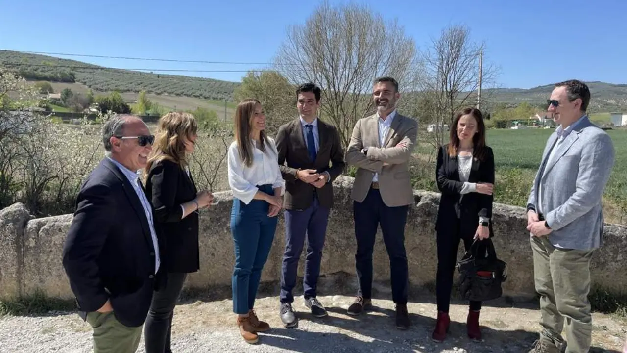 Visita a las actuaciones realizadas en Camino Moz&aacute;rabe.  - 