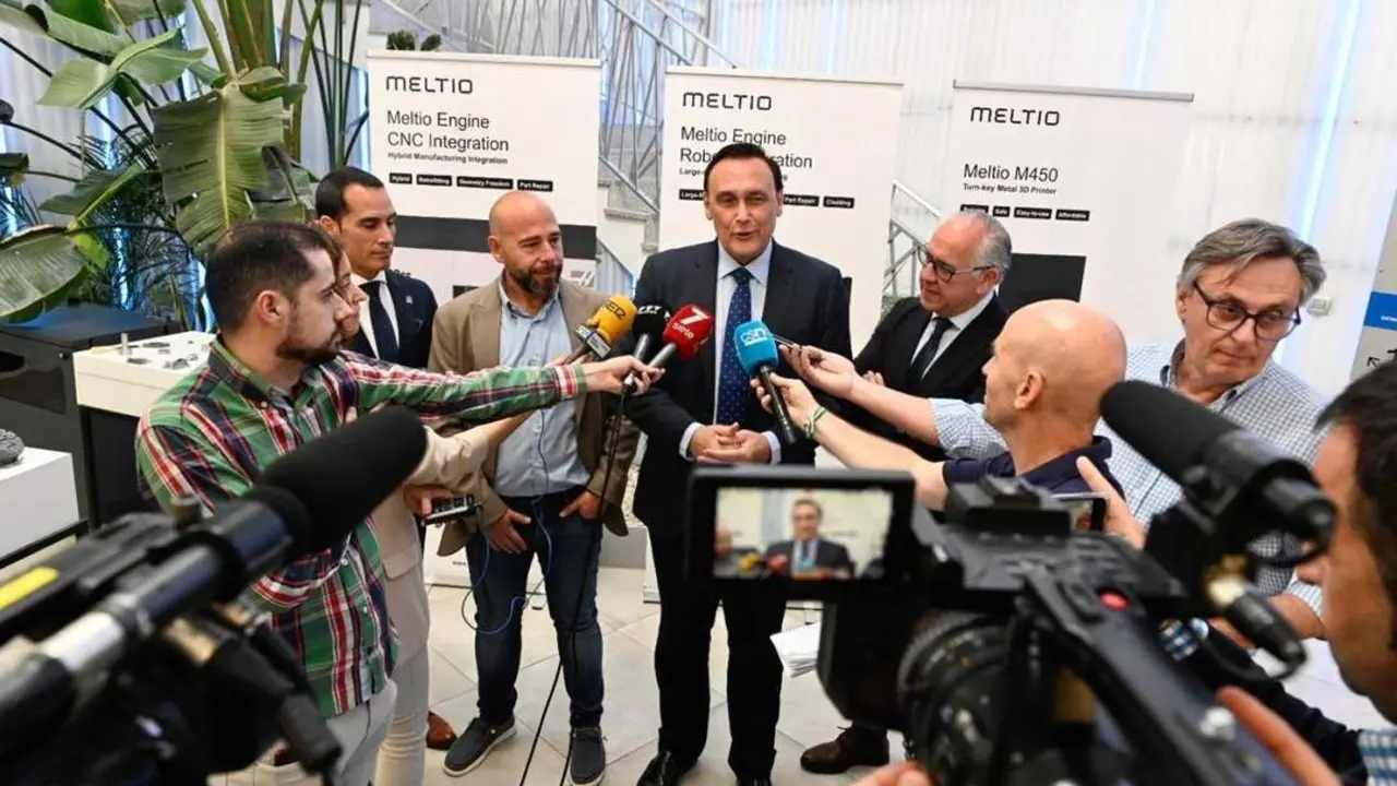 G&oacute;mez Villamandos ante los periodistas. - Viva Ja&eacute;n.