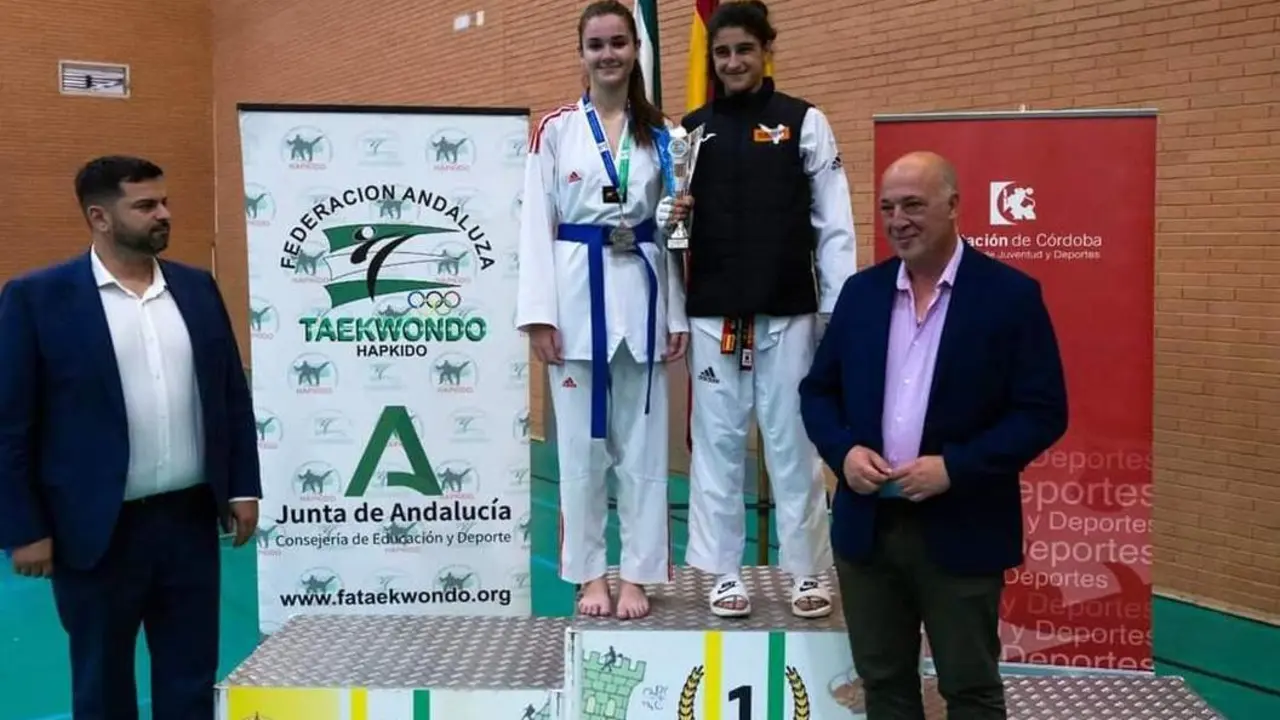 La joven deportista lepera, en el podio - VCO