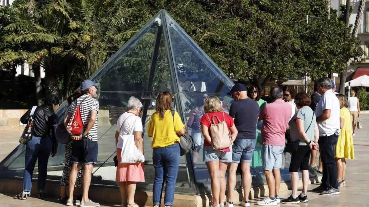 Turistas en M&aacute;laga. - &Aacute;lex Zea/Europa Press