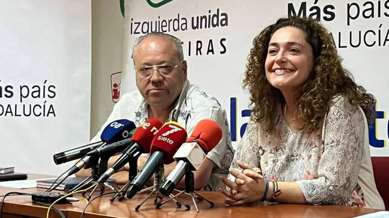 Andr&eacute;s del R&iacute;o junto a Inma Nieto en Algeciras. - A.B.