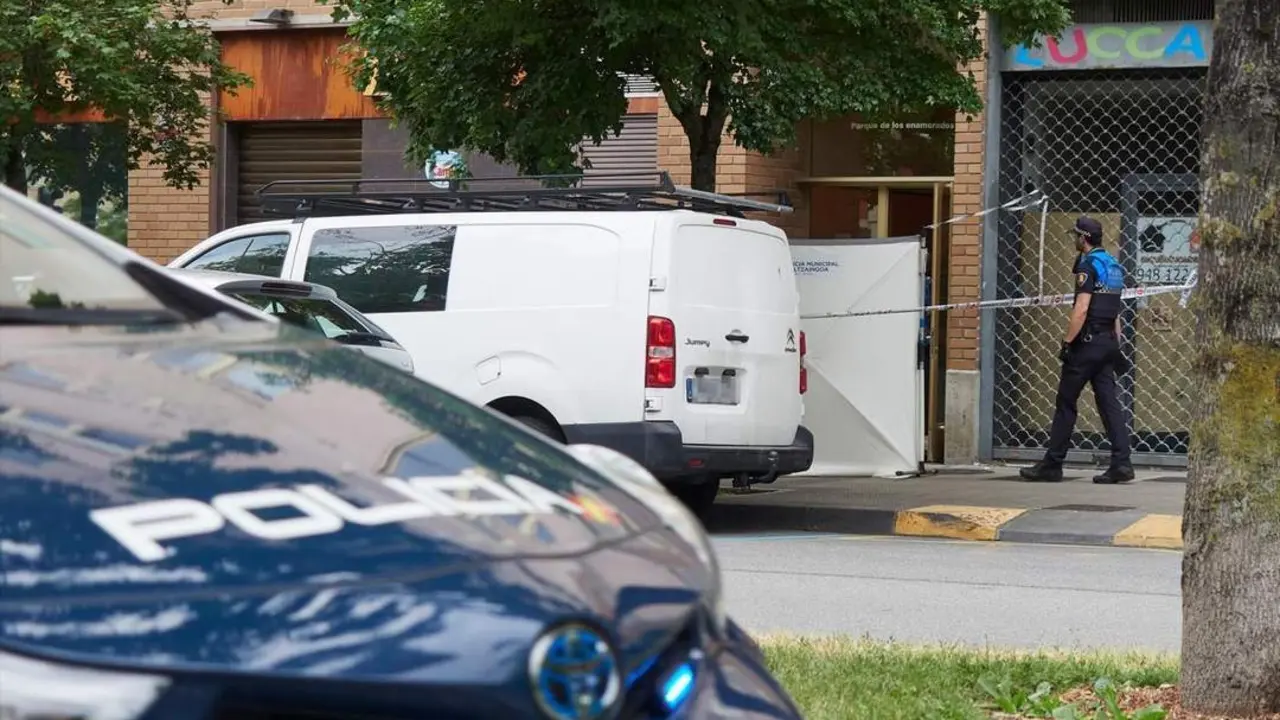 Un coche de polic&iacute;a en la zona. - Eduardo Sanz / Europa Press