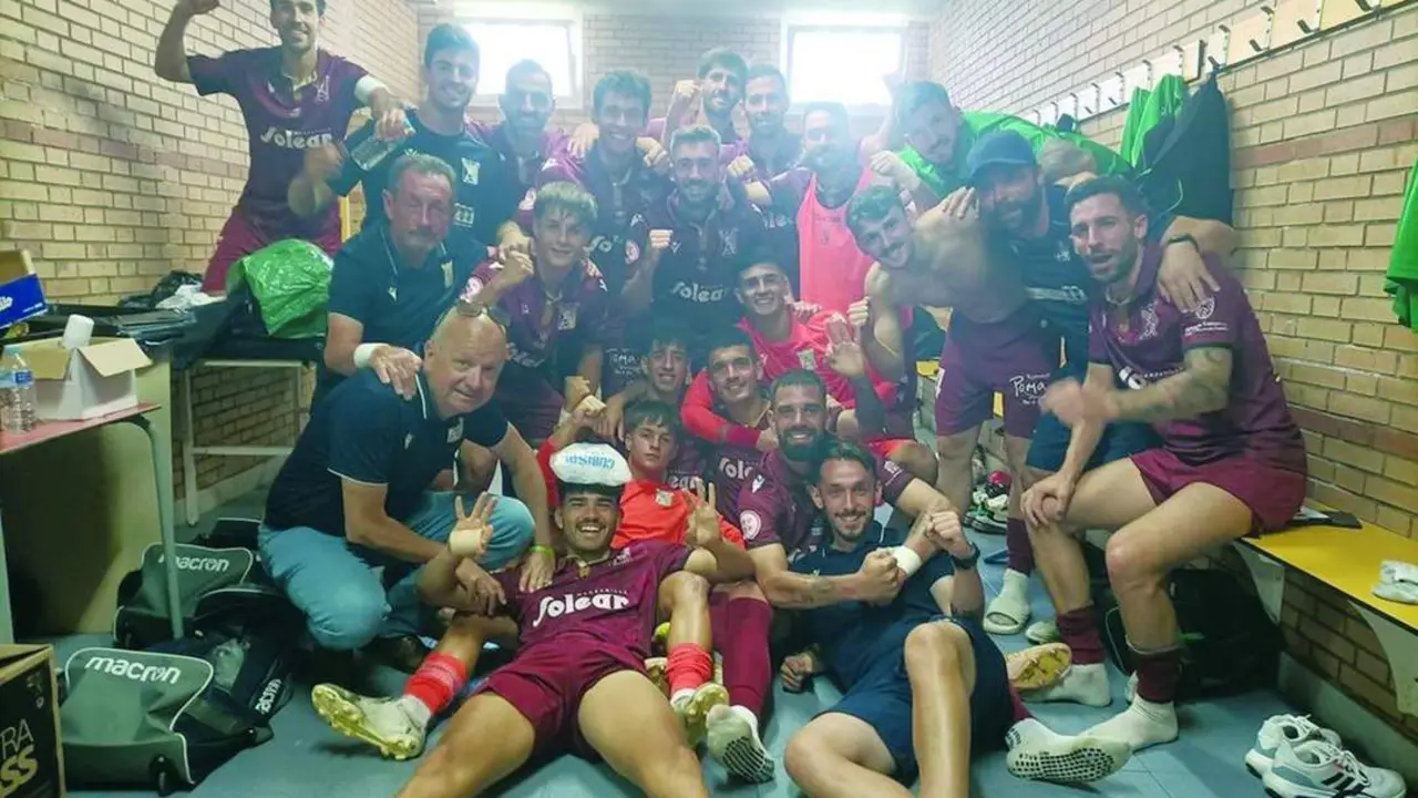 El Atl&eacute;tico Sanluque&ntilde;o celebra el triunfo obtenido en El Ejido - ASCF