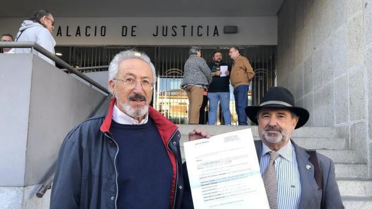 Aurelio Gonz&aacute;lez Peris, a la izquierda. - VH