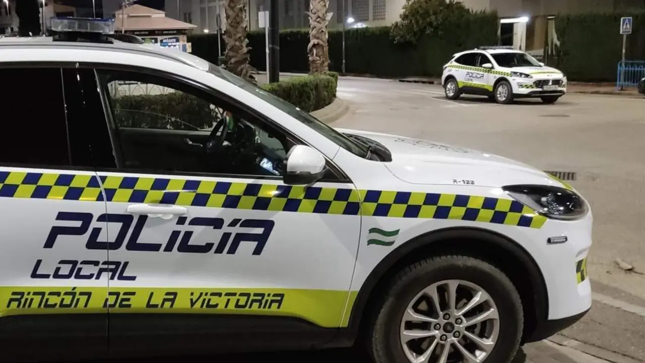 Patrulla policial. - Ayto. rinc&oacute;n Victoria