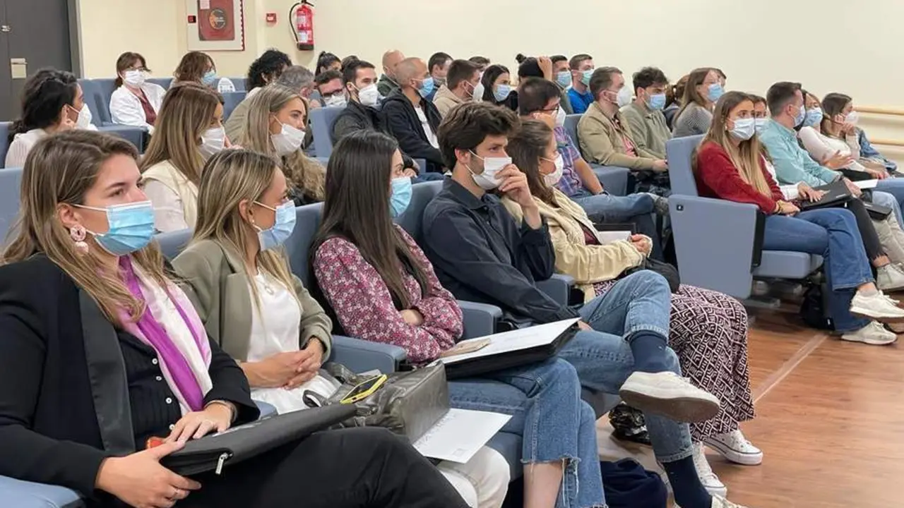 Especialistas internos residentes (EIR). - Viva Ja&eacute;n.