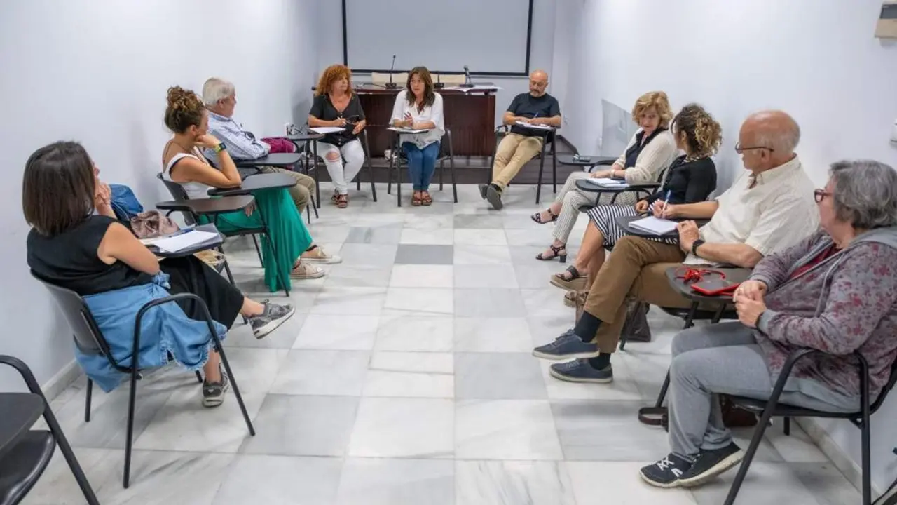 Helena Fern&aacute;ndez, con colectivos que trabajan con personas sin hogar. - VIVA