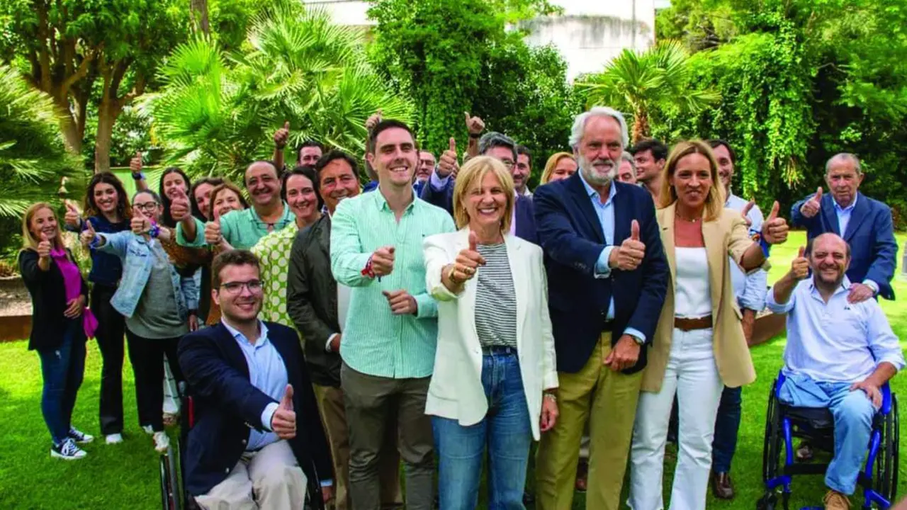 Pelayo, junto a Jaime Espinar, Agust&iacute;n Mu&ntilde;oz y Almudena Mart&iacute;nez - PP