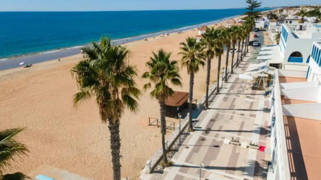 Playa de La Antilla. - 