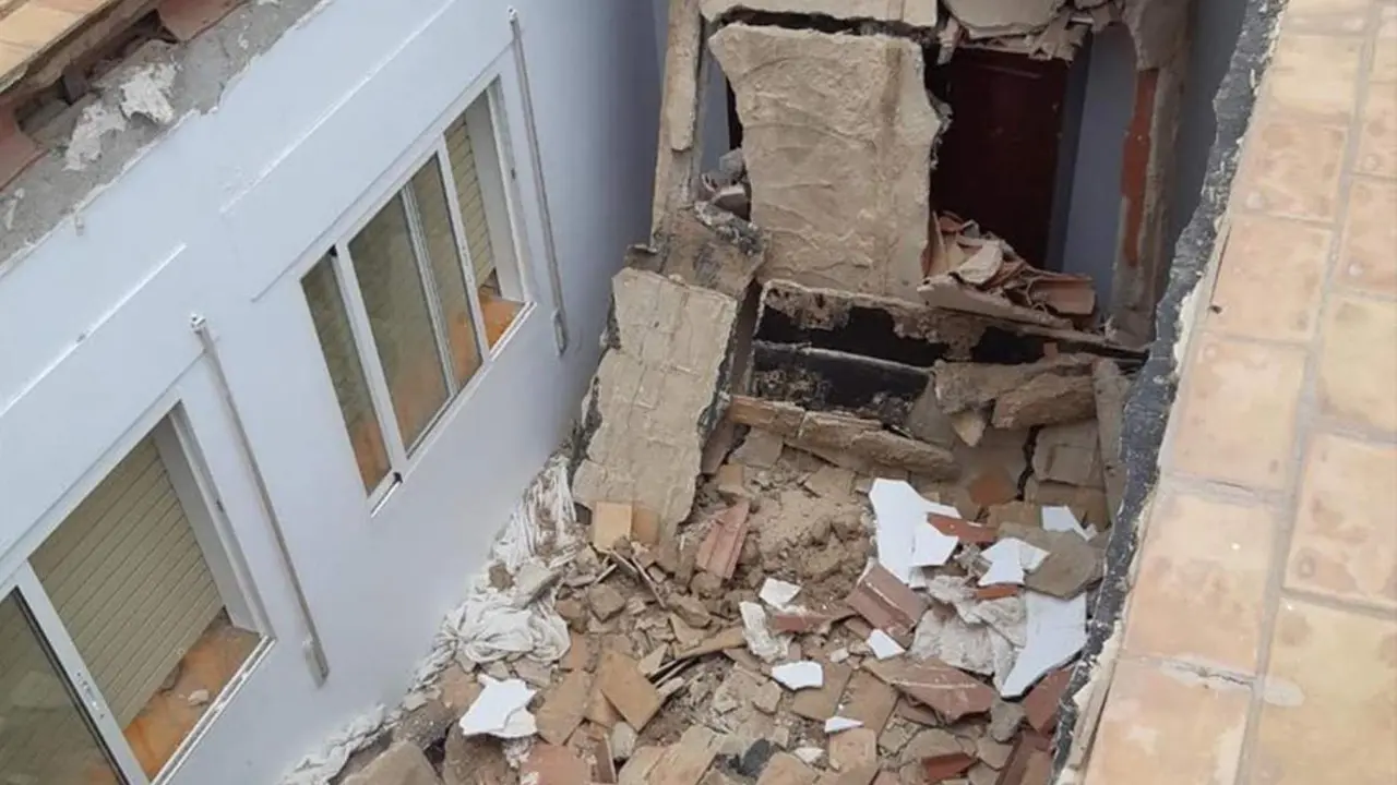 La imagen del techo que cedi&oacute;. - CPBC