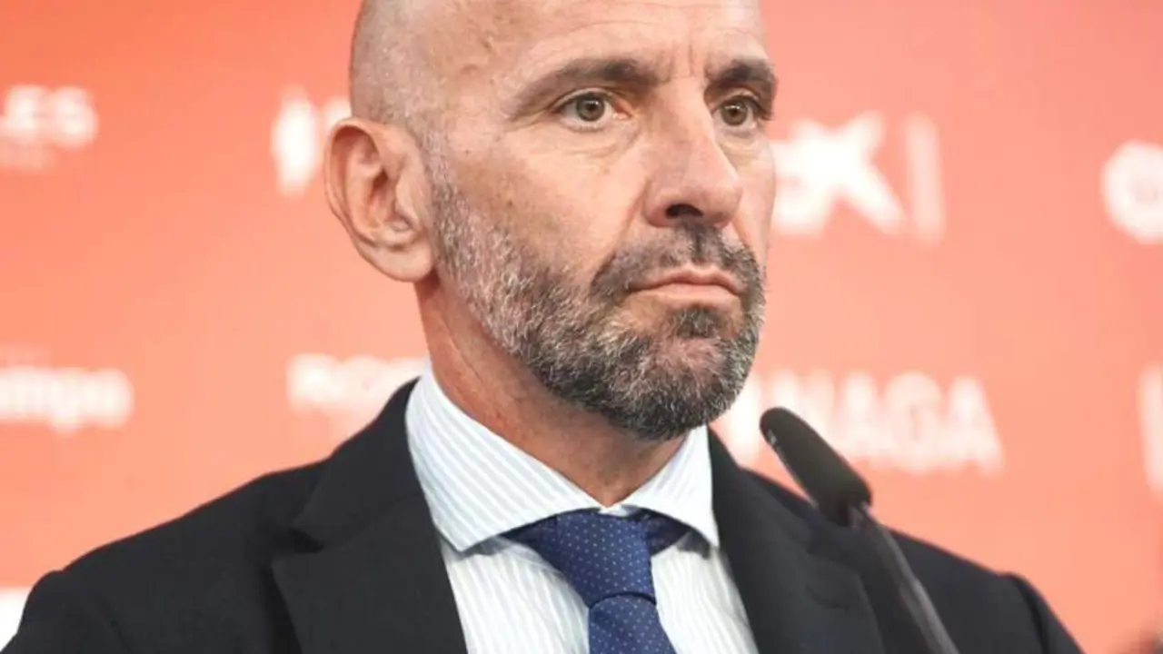El director deportivo del Sevilla, Monchi, durante una rueda de prensa.  - sfc