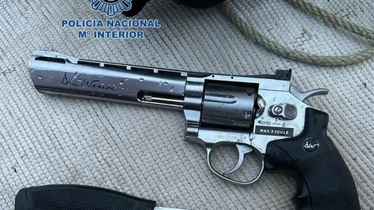Detenidos dos hombres tras apu&ntilde;alar a otro en Marbella. - Polic&iacute;a Nacional M&aacute;laga