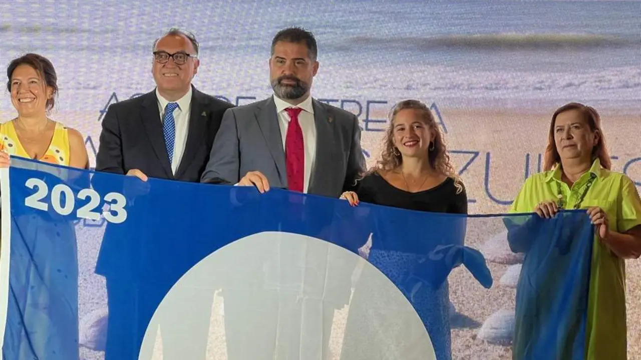 Bandera Azul para la playa de El Espig&oacute;n. - VH