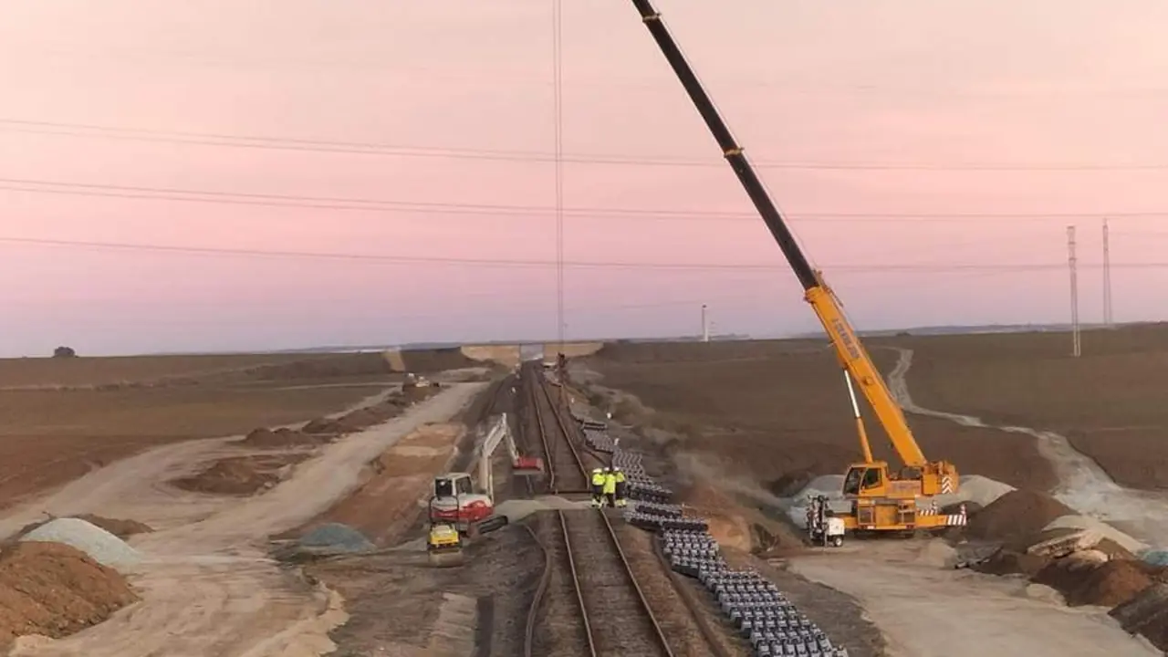 Trabajos en la Huelva-Zafra. - VH
