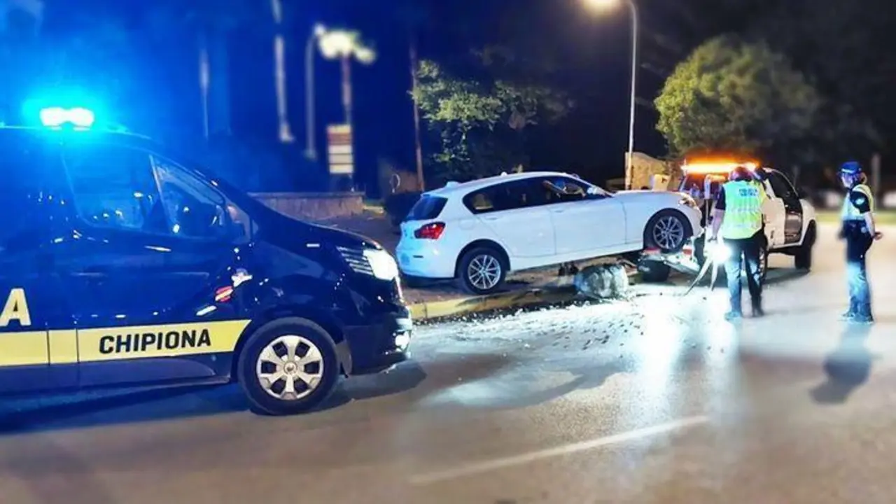 accidente en el cruce de la Avenida de Regla - Polic&iacute;a Local de Chipiona