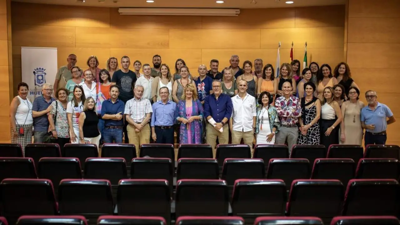 Visita de Pilar Miranda a la Concejal&iacute;a de Servicios Sociales. - VH