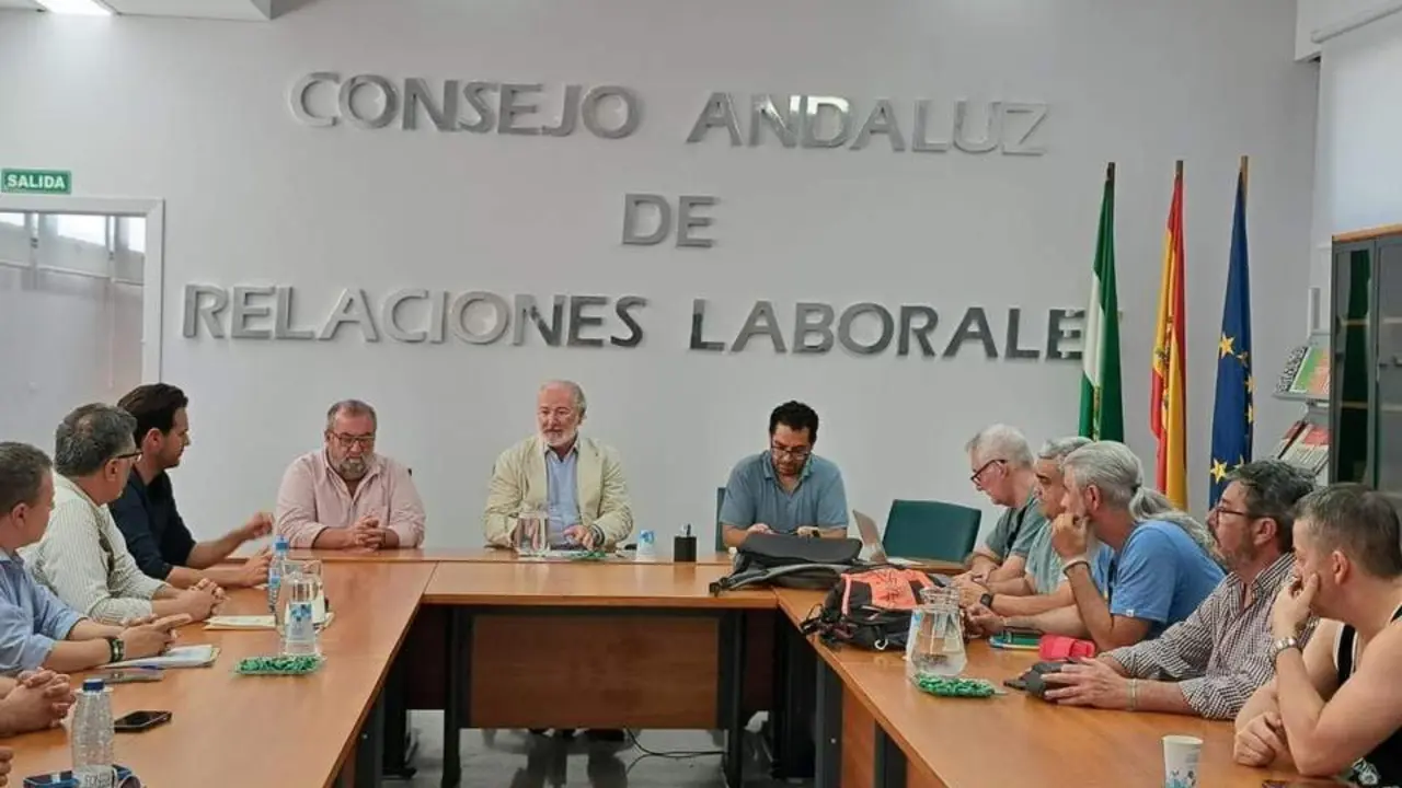 La sede del CARL acoge la firmado del convenio del sector.  - JUNTA DE ANDALUC&Iacute;A