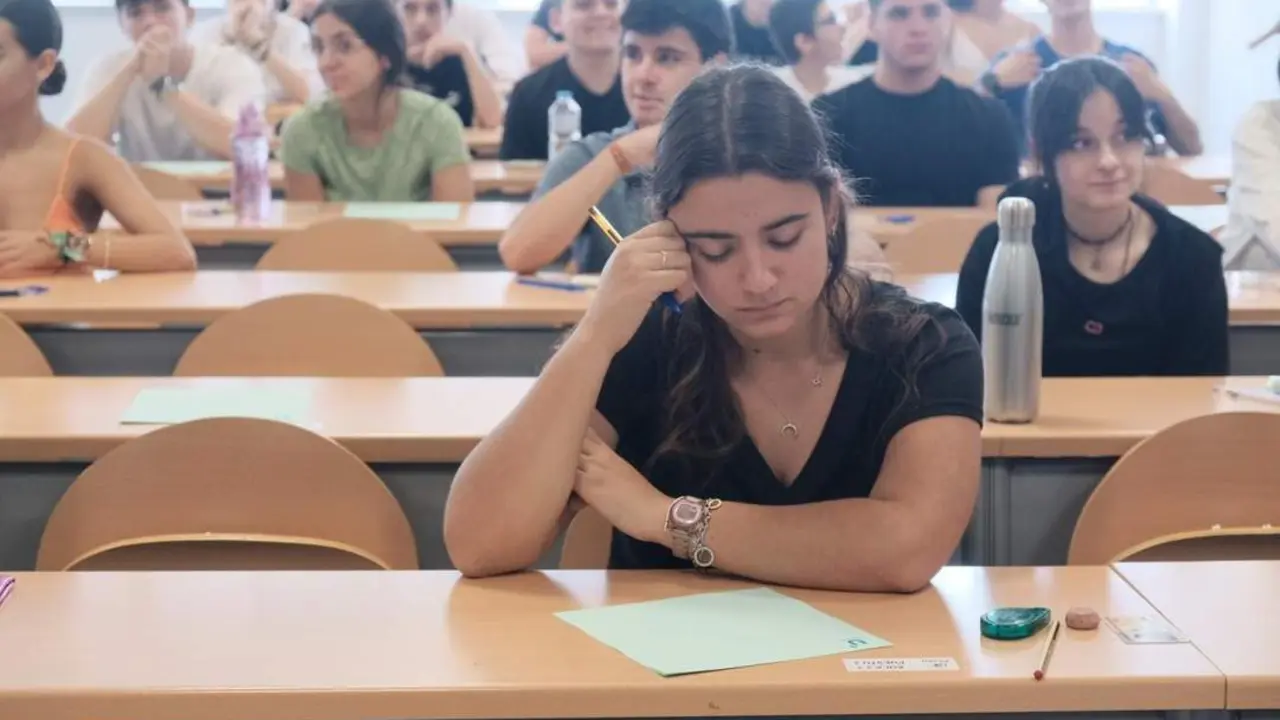 Ex&aacute;menes de Selectividad en la Universidad de Sevilla. - US