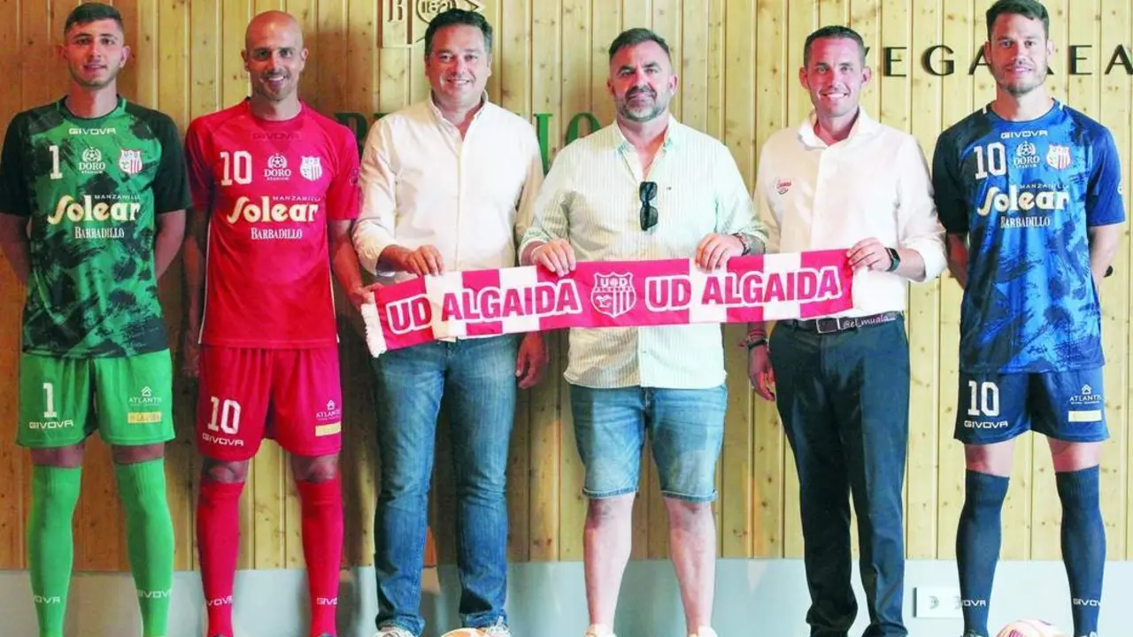 Un momento del acto celebrado en Distribuciones Cuevas - Muala