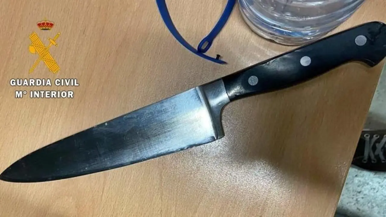 Imagen del cuchillo intervenido.  - GUARDIA CIVIL