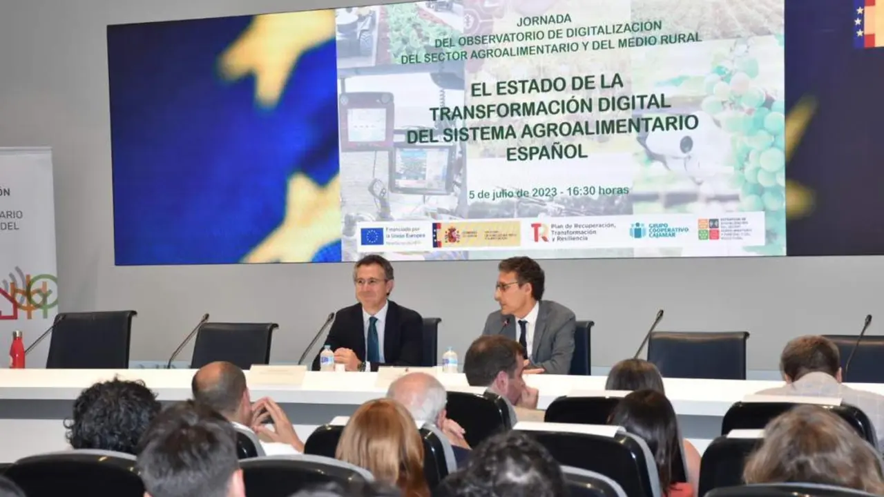 Observatorio de la Digitalizaci&oacute;n en el Sector Agroalimentaria. - Grupo Cajamar