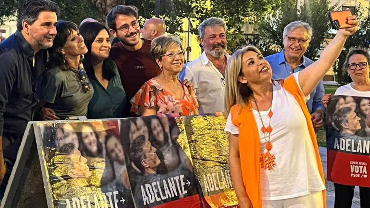 Mamen S&aacute;nchez anima en Jerez a votar al PSOE para evitar los recortes "en derechos" del PP