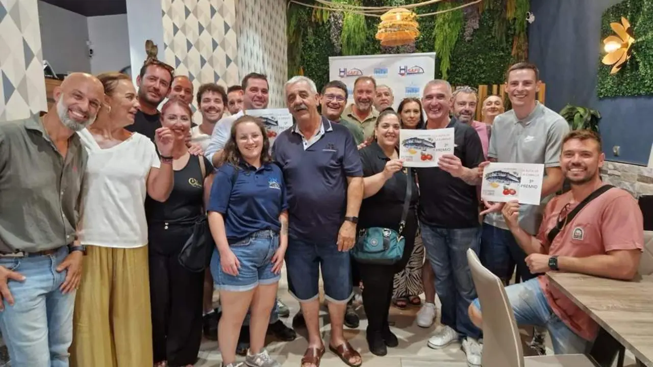 Foto de familia tras conocerse el fallo.  - A.I.