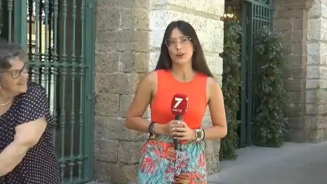 "Ole tu co&ntilde;o": La reacci&oacute;n viral de una se&ntilde;ora en un directo de 7TV