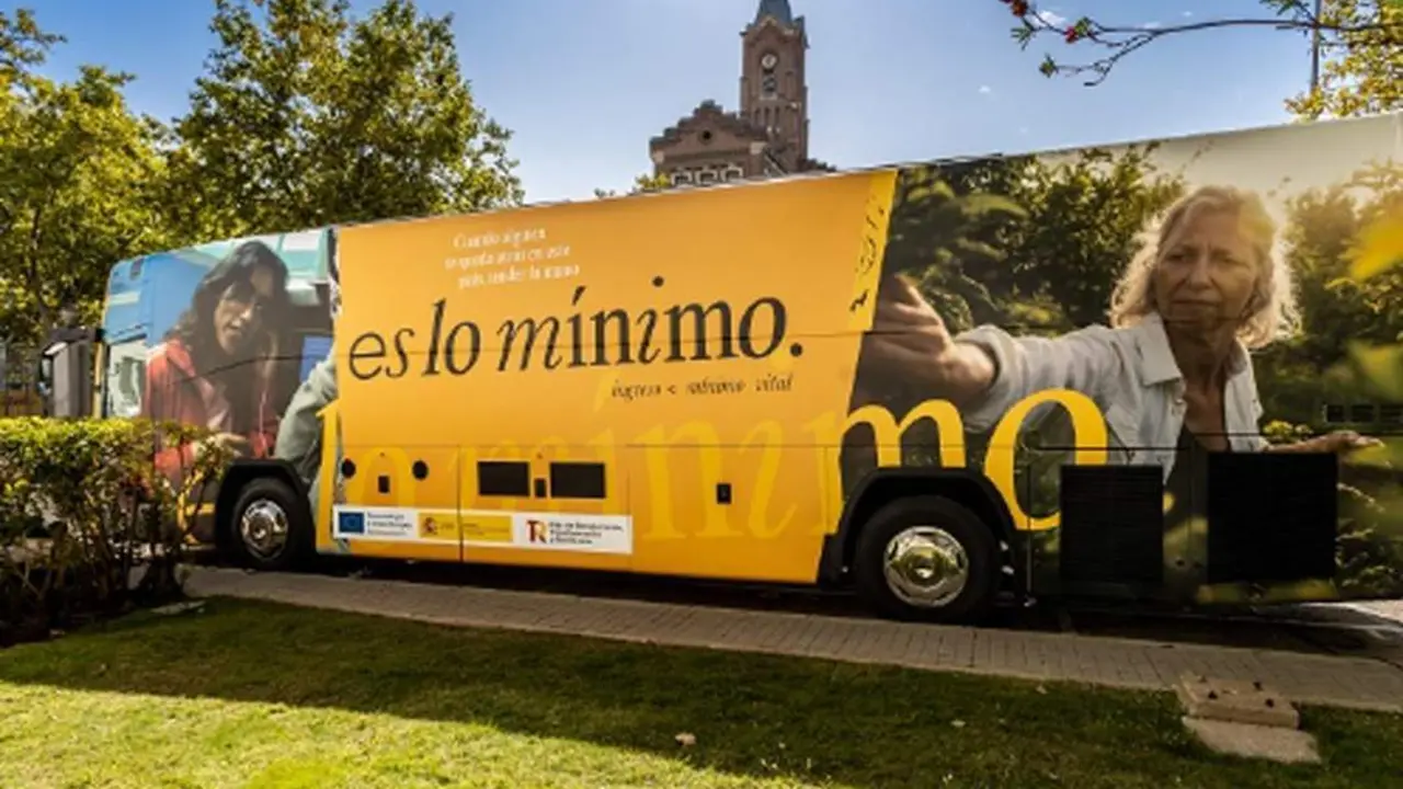 Este es el autob&uacute;s que llega ma&ntilde;ana a C&aacute;diz.  - Viva