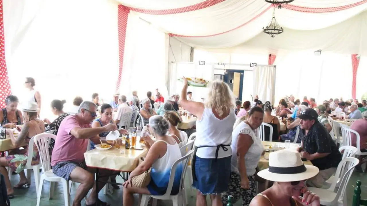 Domingo Rociero en Torreguadiaro. - AI