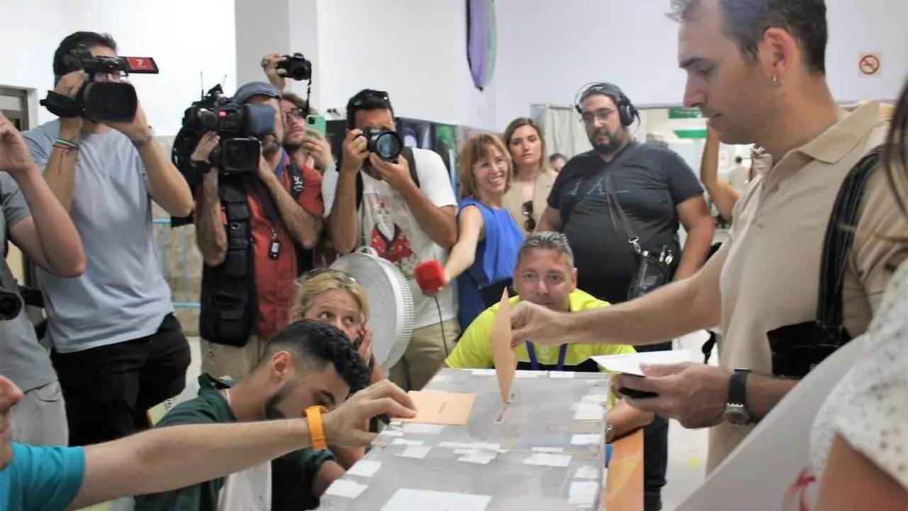 Valero ejerce su derecho al voto. - Sumar