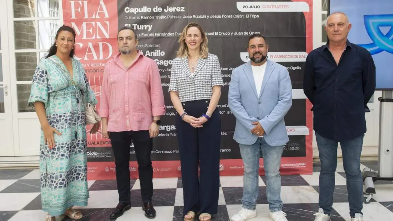 Foto de familia de la presentaci&oacute;n.  - Viva